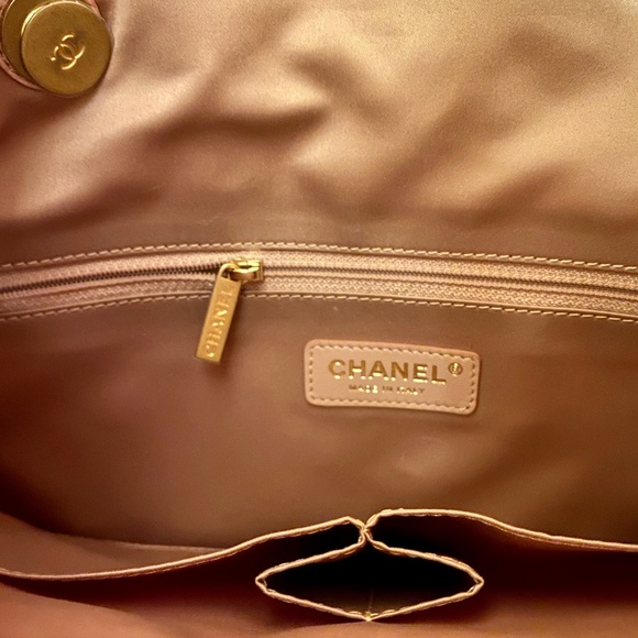 Chanel Handbag - Picture 8 of 12